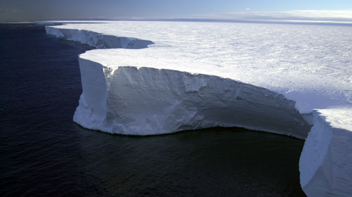 icebergb15 10 Amazing Places On Earth